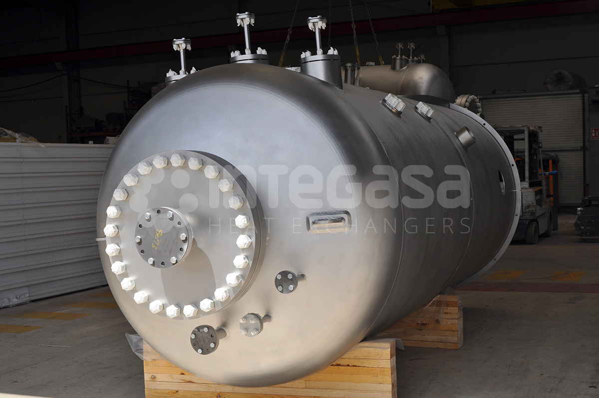 Cylindrical pressure vessel